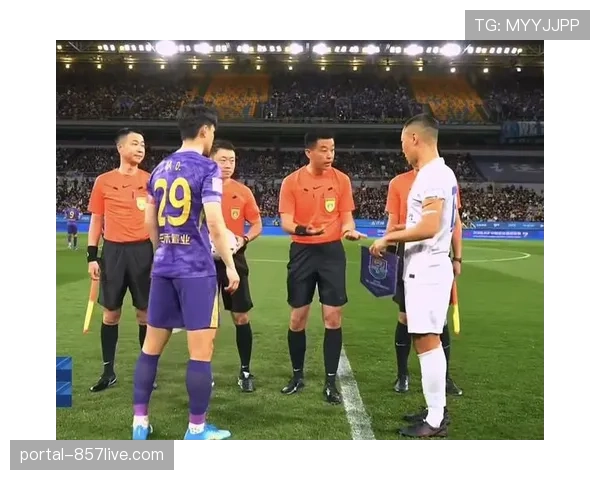 申花高压逼抢创造二次机会 津门虎解围失误率增至42% 申花高压逼抢创造二次机会 津门虎解围失误率增至42%